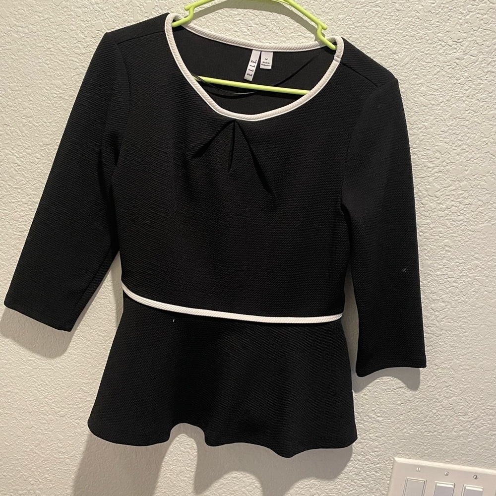 Elle | Black & white fit and flare top